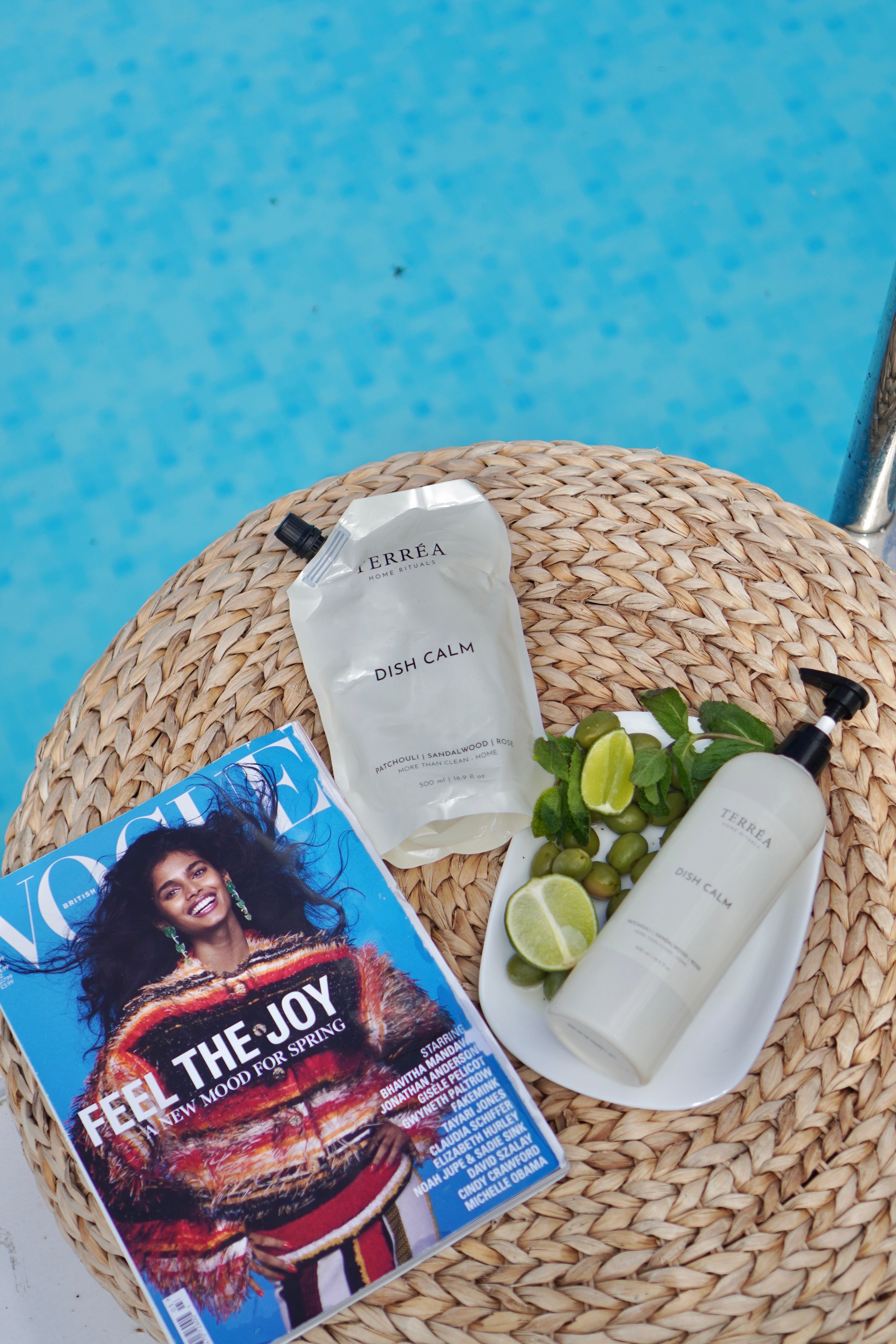 The Jet-Setter’s Scent Guide: How to Keep Luggage and Travel Wardrobes Fresh